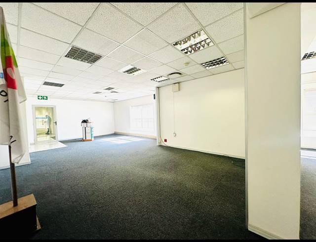 200M² OFFICE TO LET IN BRUMA